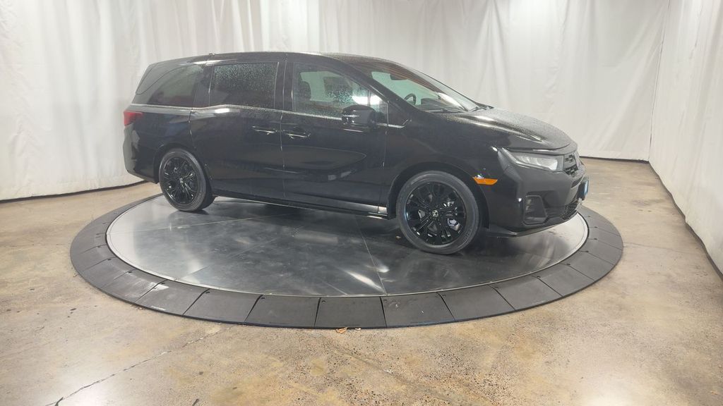 2026 Honda Odyssey photo 2