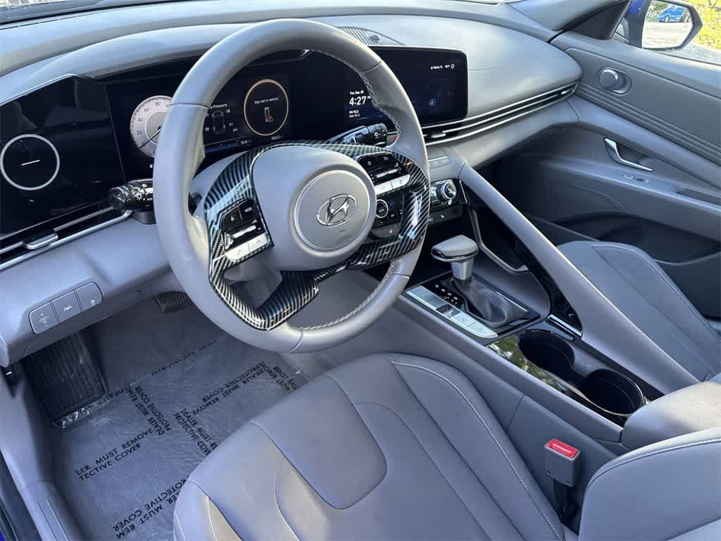 2023 Hyundai Elantra SEL photo 11