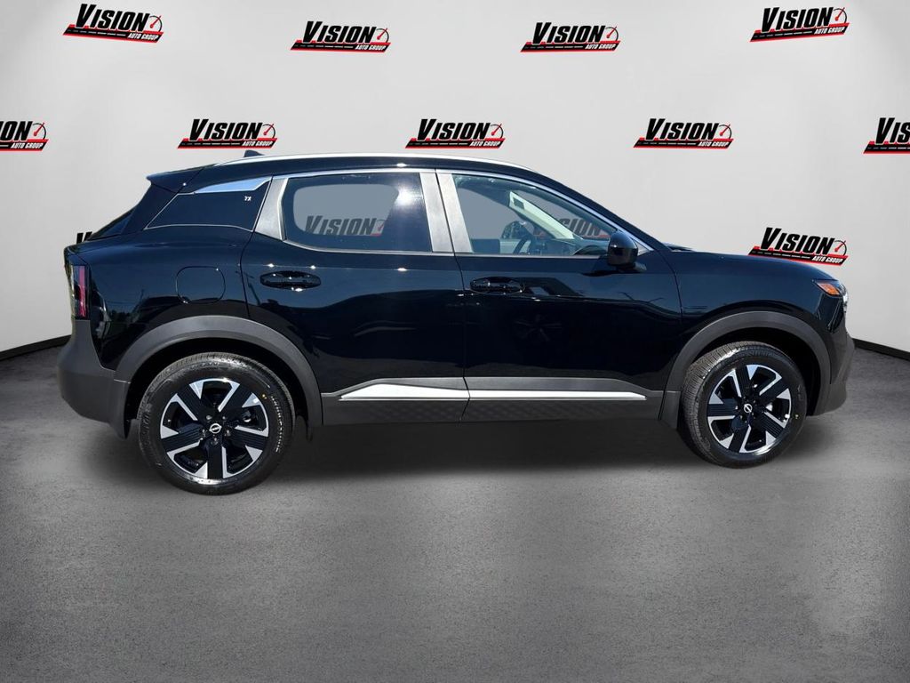 2025 Nissan Kicks SV photo 4