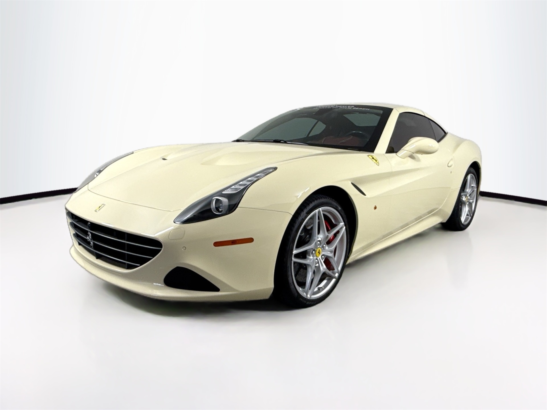2017 Ferrari California T photo 31