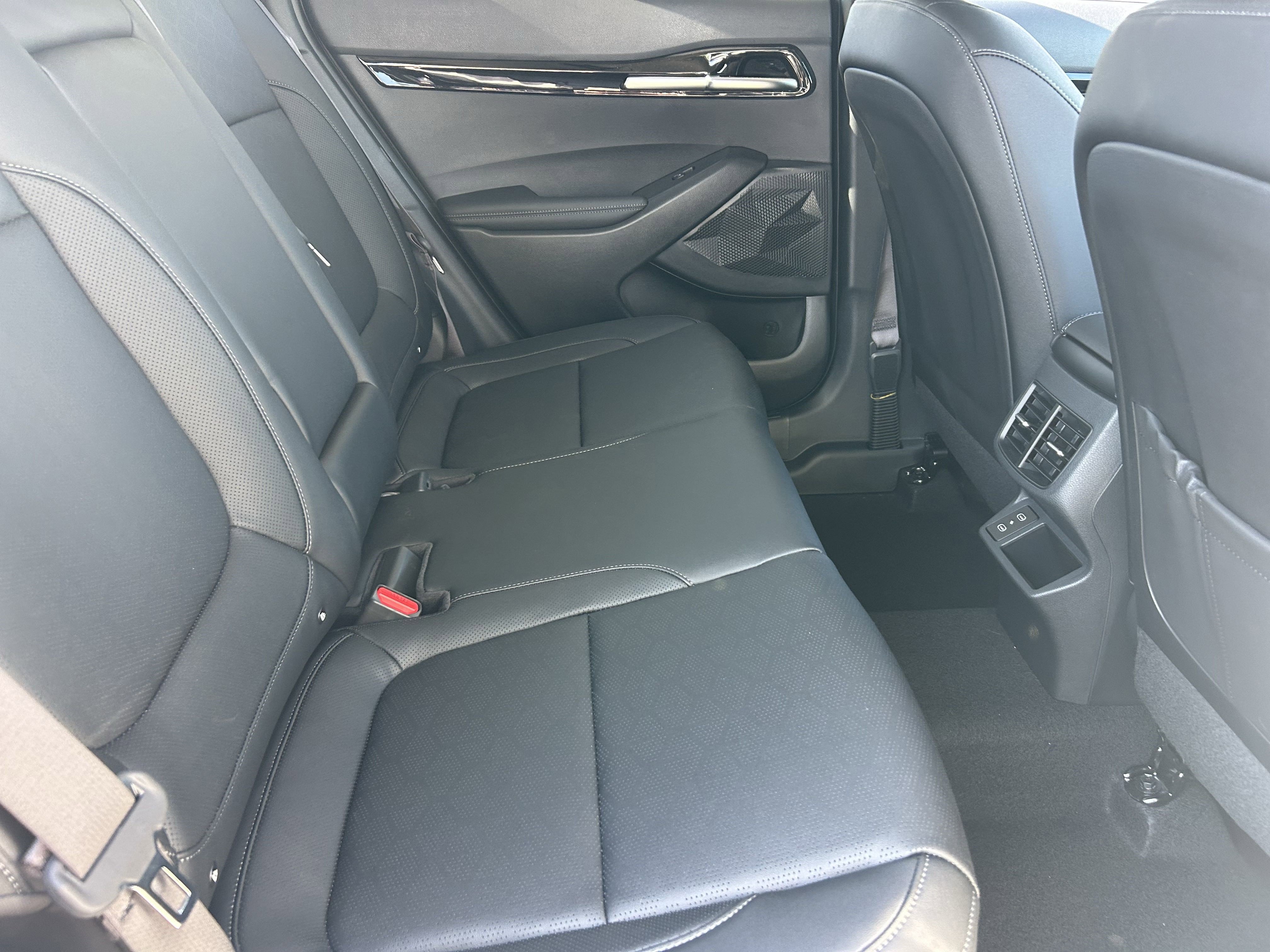 2025 Kia Seltos EX photo 5