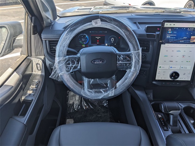 2025 Ford F-150 Lightning photo 11