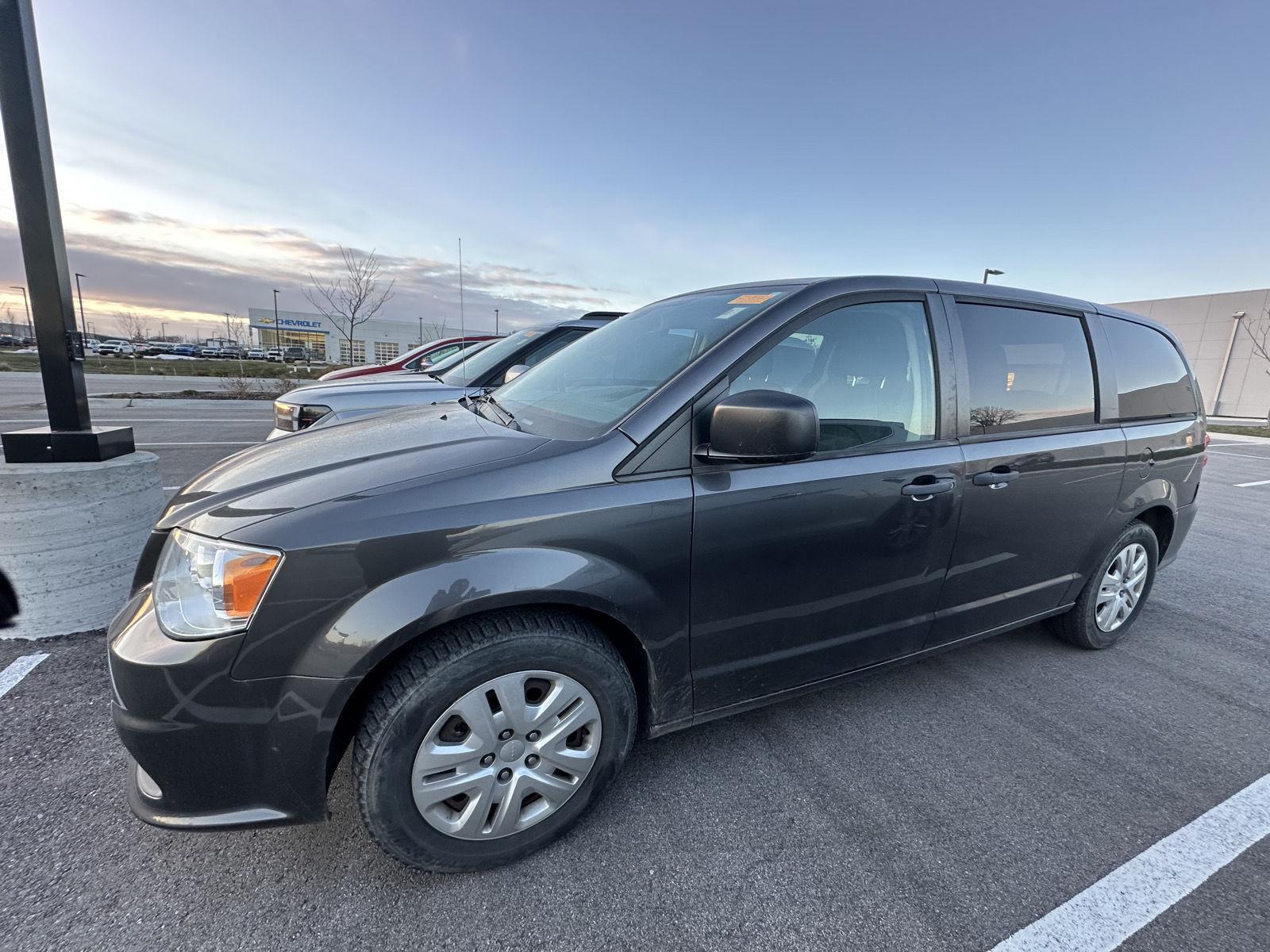 Used 2019 Dodge Grand Caravan SE with VIN 2C4RDGBG5KR786563 for sale in Kansas City