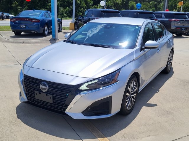 2023 Nissan Altima 2.5 SV photo 6