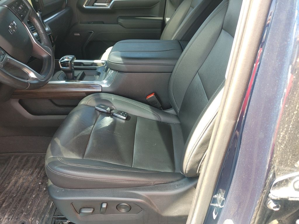 2023 Chevrolet Silverado 1500 RST photo 16
