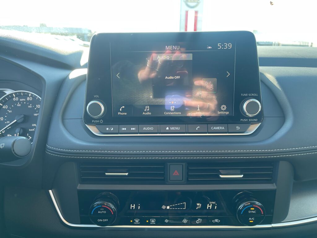2026 Nissan Rogue SV photo 8