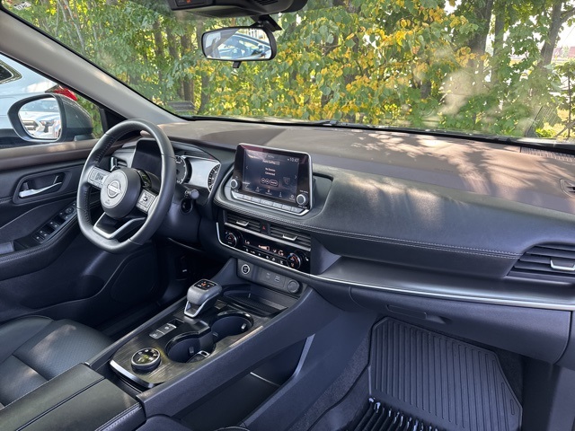 2023 Nissan Rogue SV photo 16