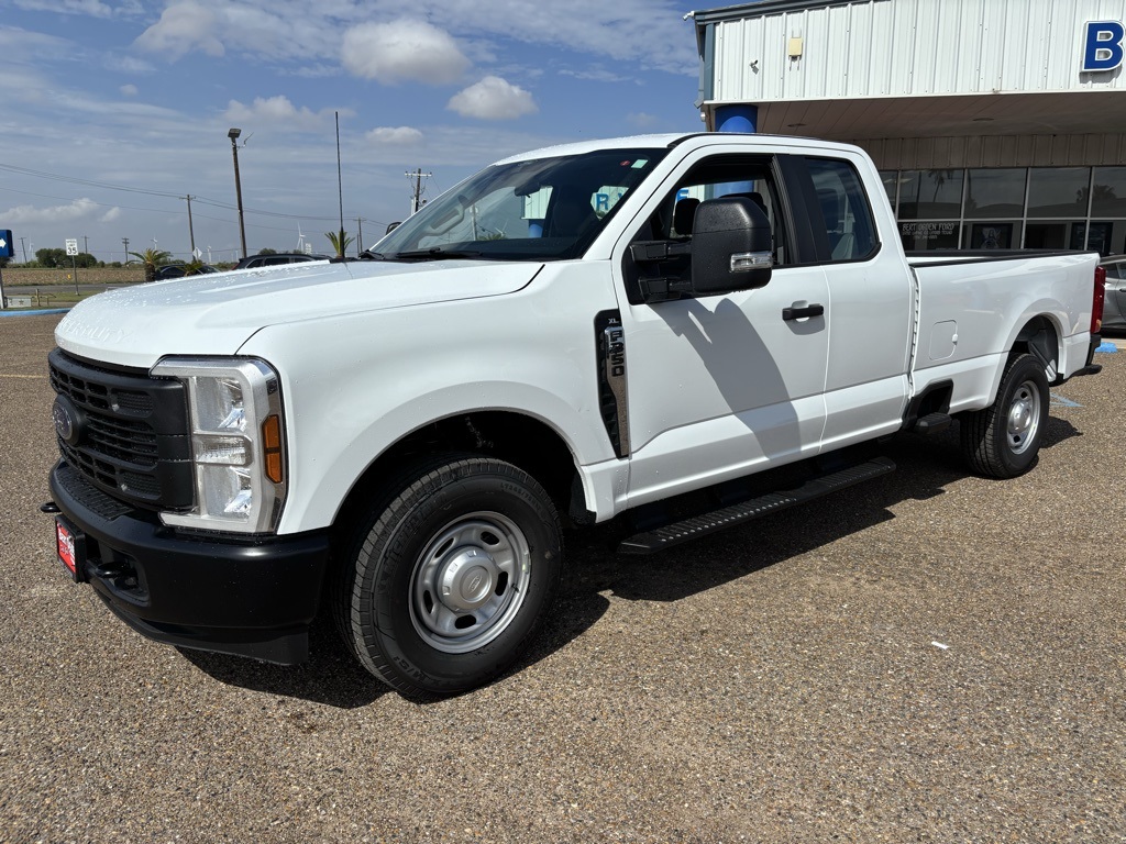2026 Ford F-350 XL photo 3