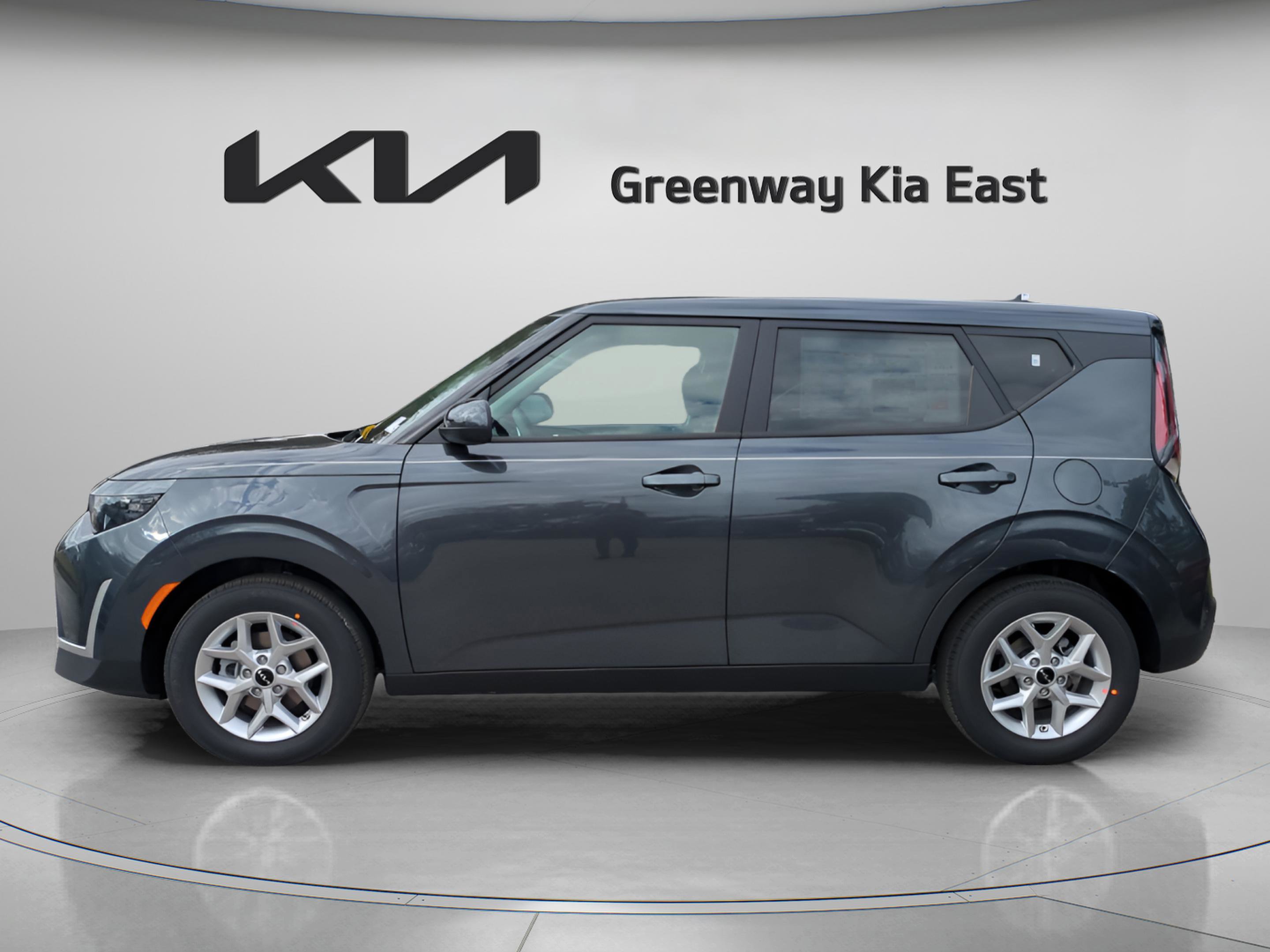 2025 Kia Soul LX photo 3
