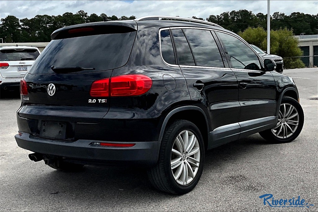 2015 Volkswagen Tiguan SEL photo 4