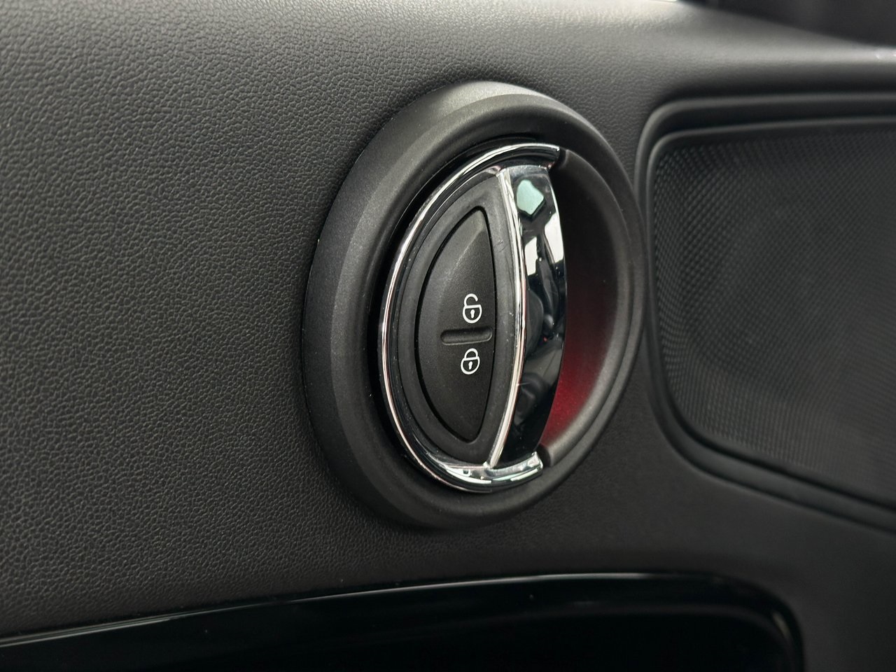 2022 Mini Cooper Signature photo 24