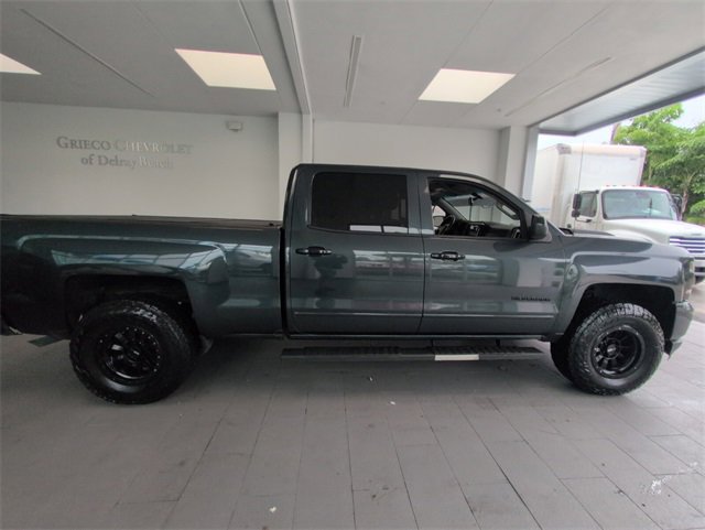 Used 2017 GRAPHITE METALLIC Chevrolet LT image 11