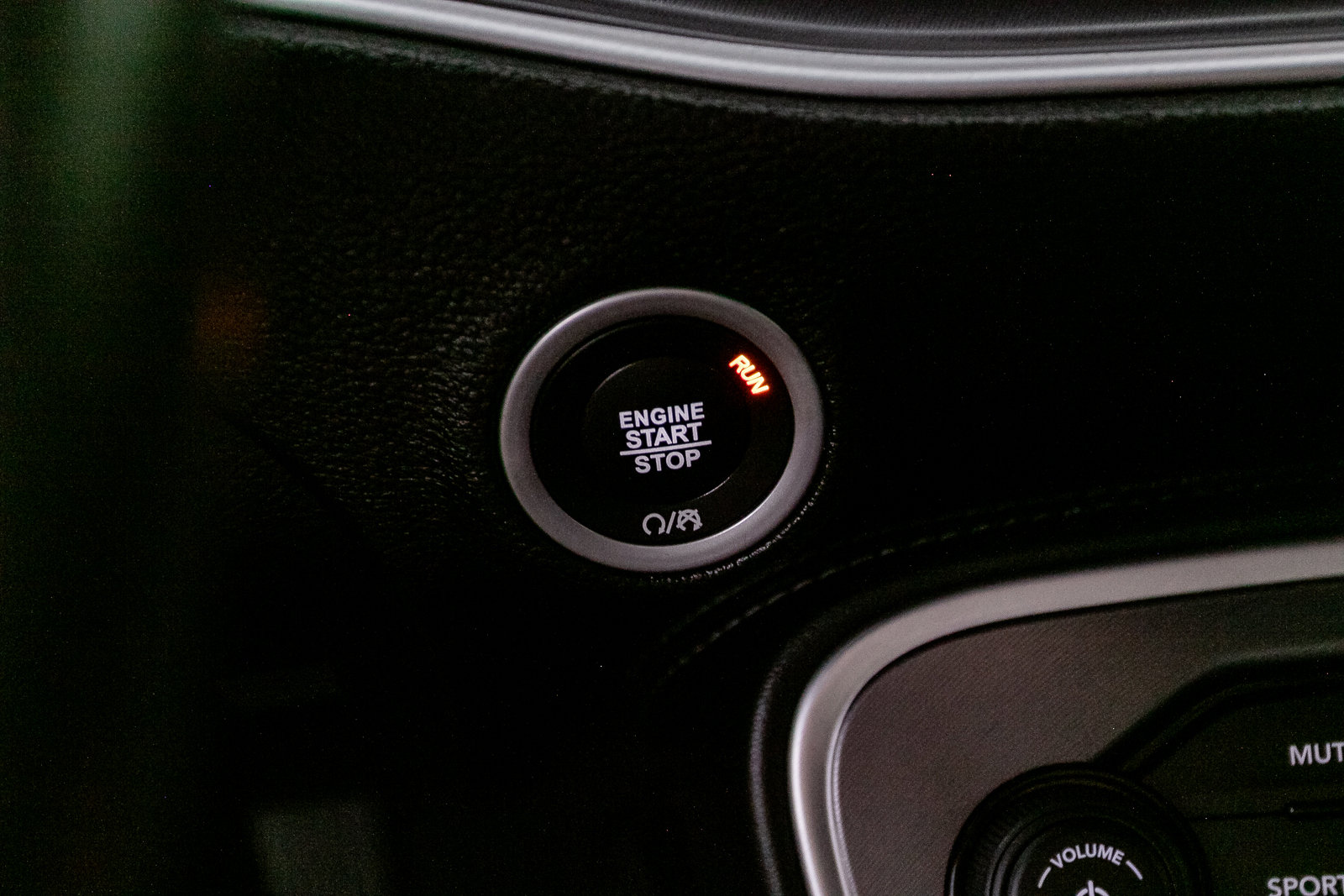 PreOwned 2020 Dodge Challenger SXT 2dr Car in Oklahoma City 240755A