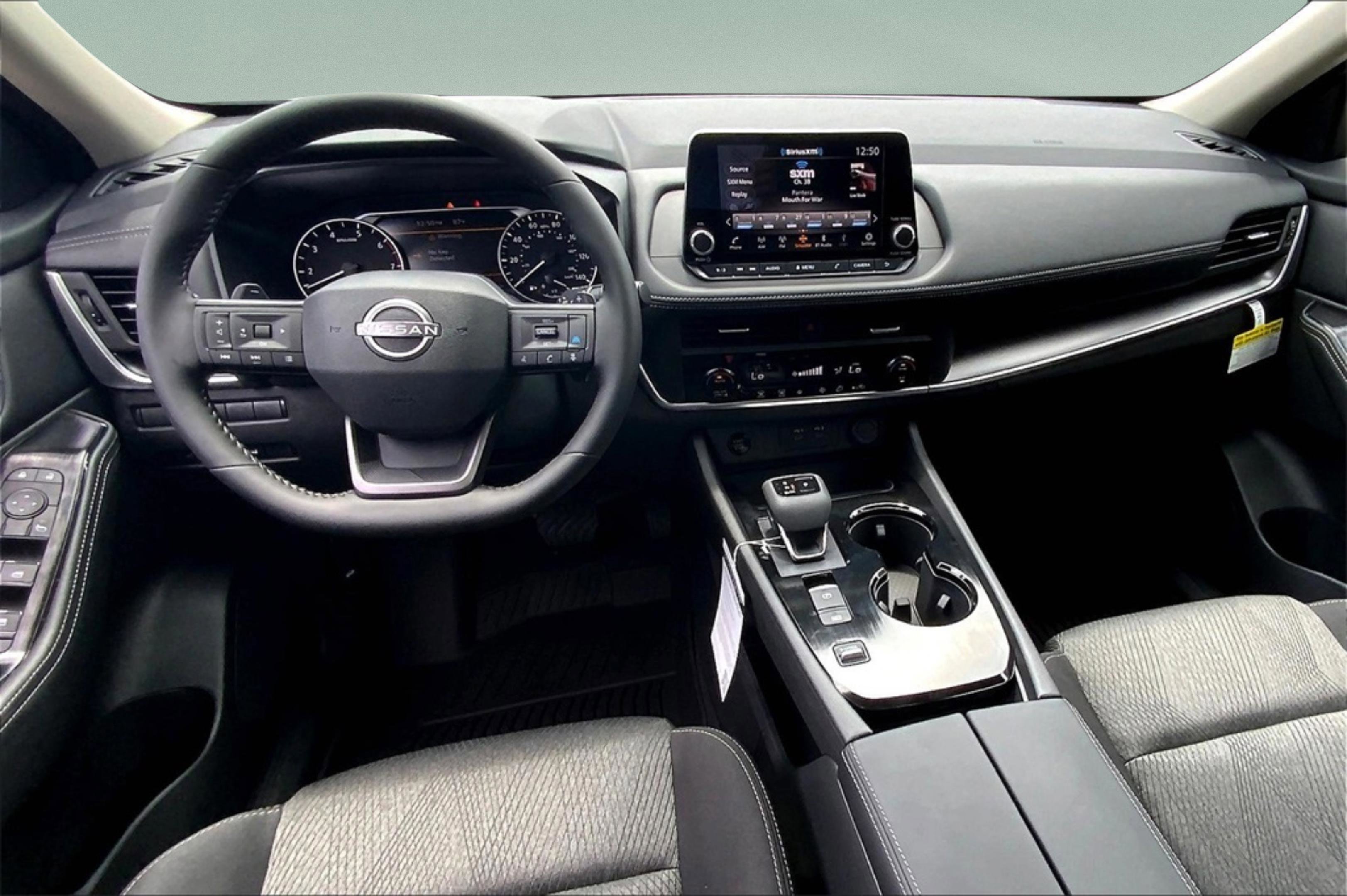 2026 Nissan Rogue SV photo 2