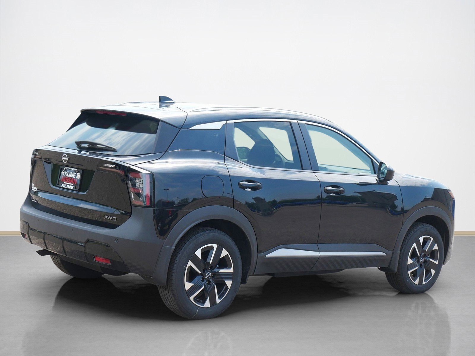 2025 Nissan Kicks SV photo 2