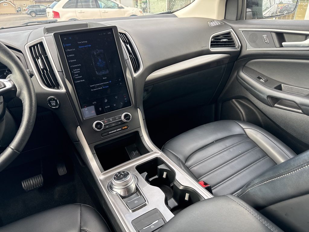 2024 Ford Edge SEL photo 31