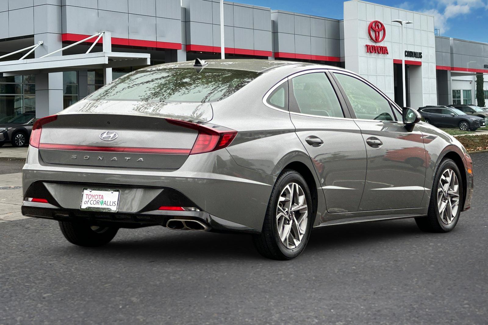 2022 Hyundai Sonata SEL photo 3