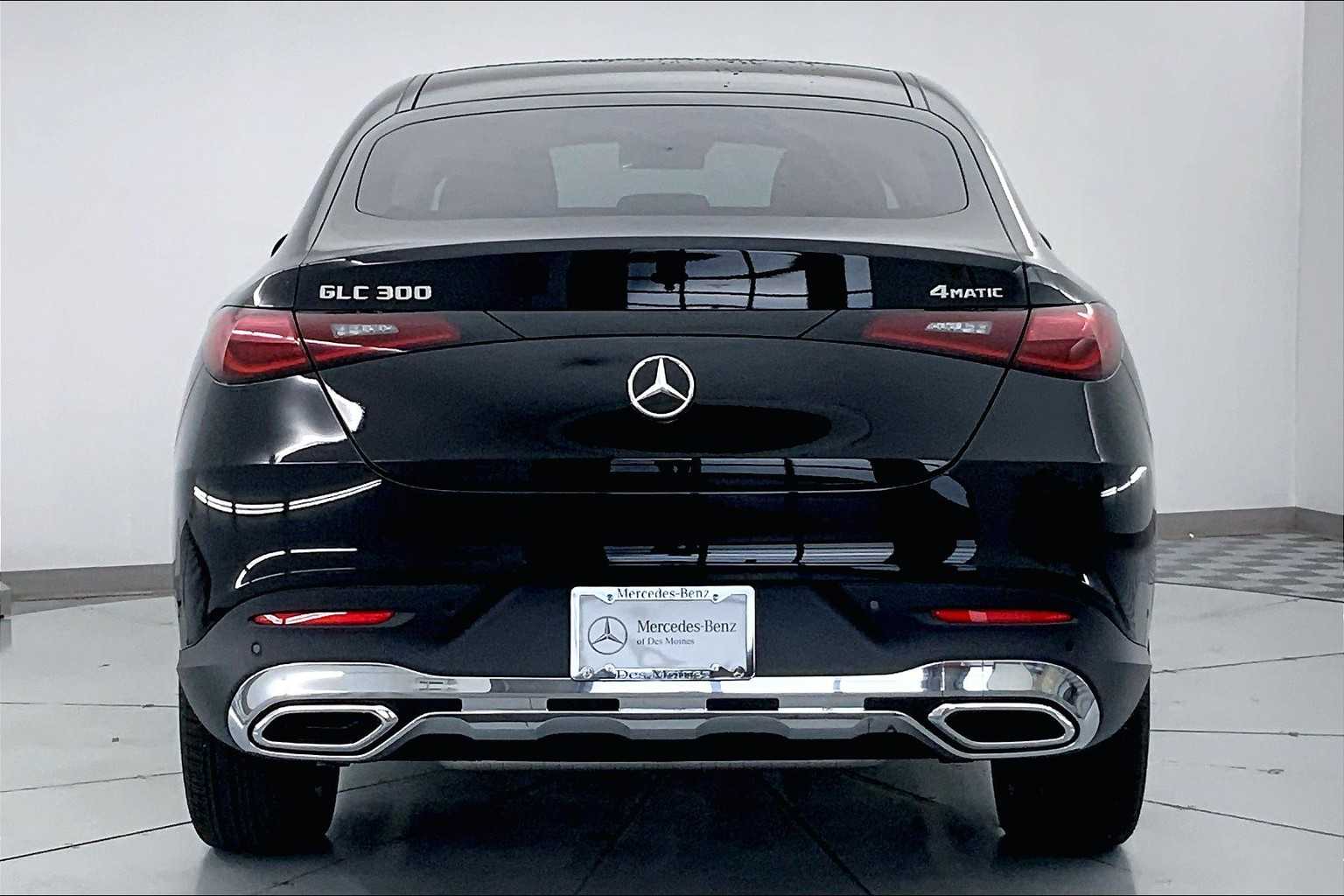 2025 Mercedes Benz GLC 300 4MATIC photo 4