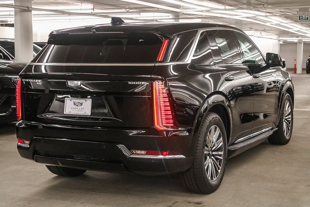 2026 Cadillac Escalade IQ Luxury photo 3