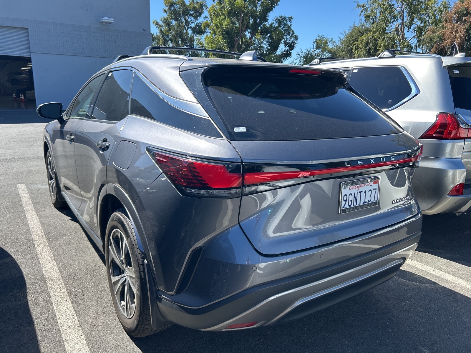 2023 Lexus RX 350h Premium photo 4