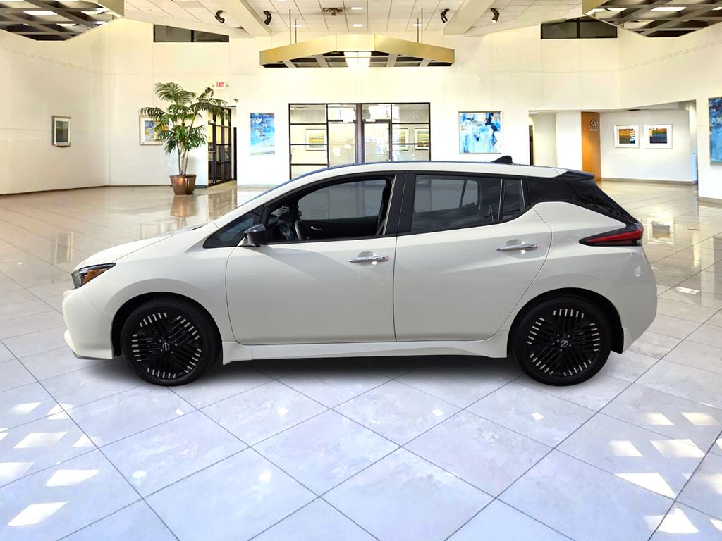 2025 Nissan Leaf SV Plus photo 4