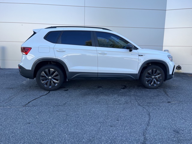 2022 Volkswagen Taos S photo 18