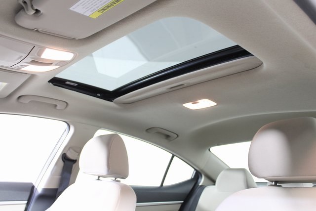 2020 Hyundai Elantra Value Edition photo 19
