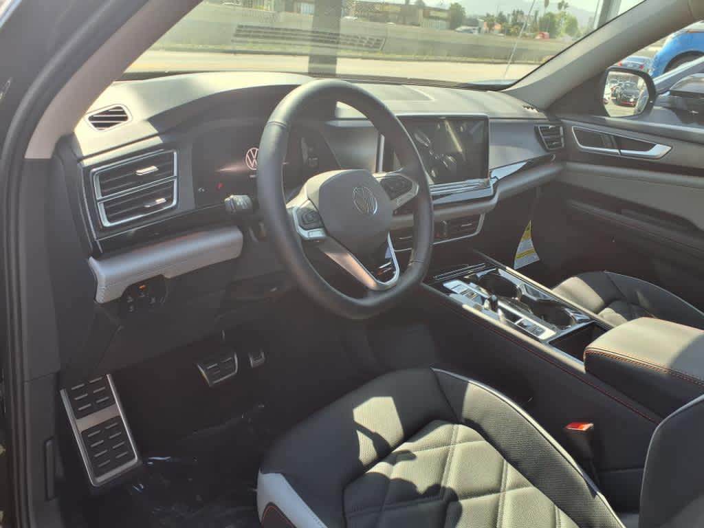 2025 Volkswagen Atlas Peak Edition SE photo 5
