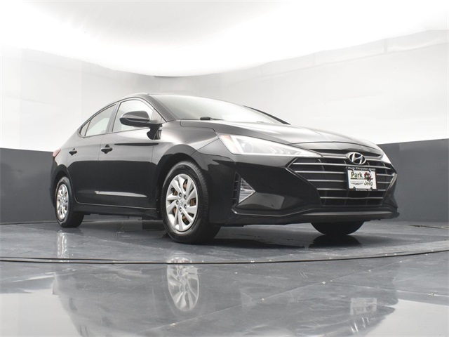 2019 Hyundai Elantra SE photo 18