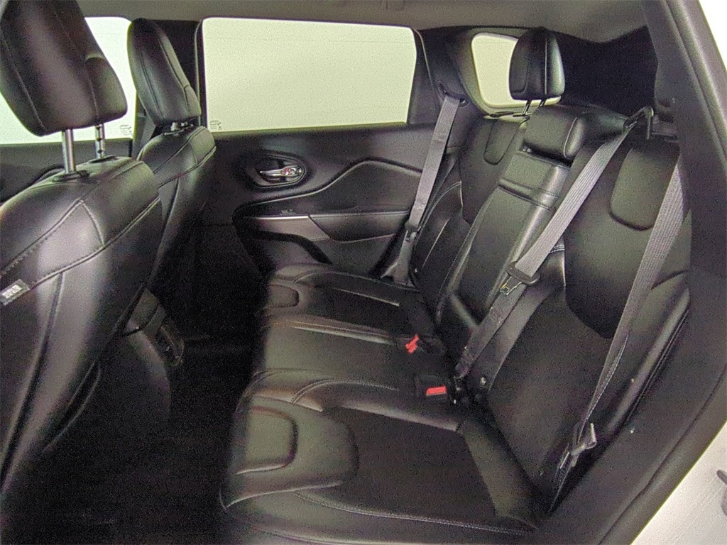 2019 Jeep Cherokee Latitude photo 12