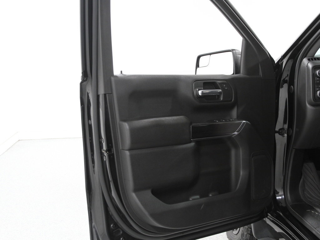 2022 Chevrolet Silverado 1500 Custom Trail Boss photo 2