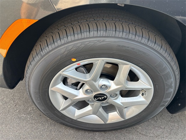 2025 Kia Soul LX photo 2