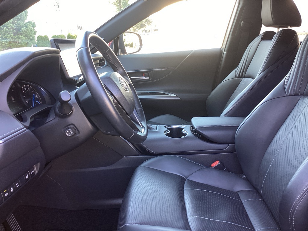2021 Toyota Venza Limited photo 3