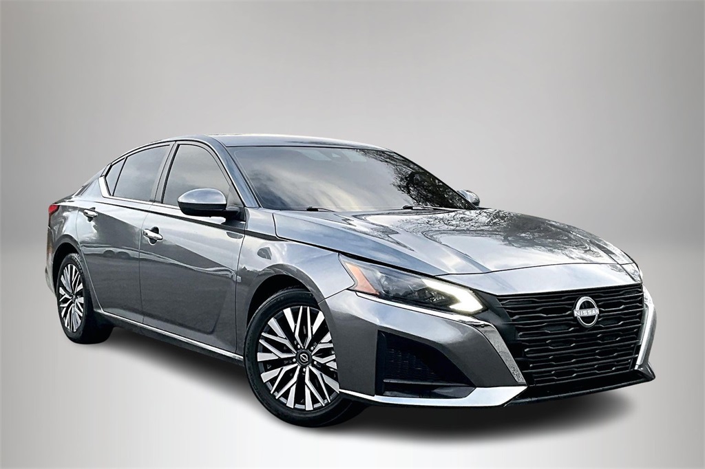 2023 Nissan Altima SV