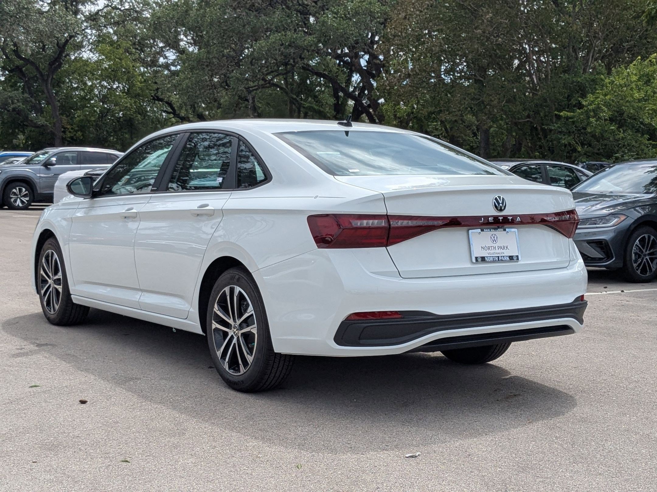 2025 Volkswagen Jetta Sport photo 3