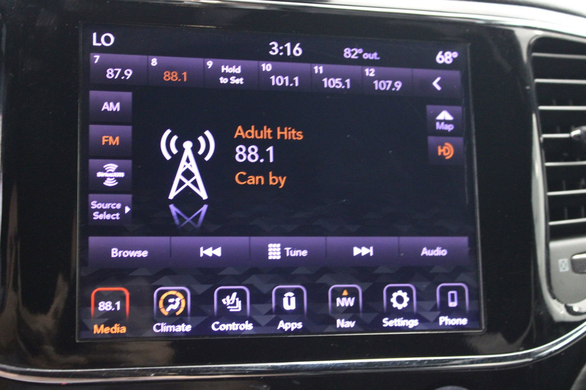 2020 Jeep Grand Cherokee Laredo photo 15
