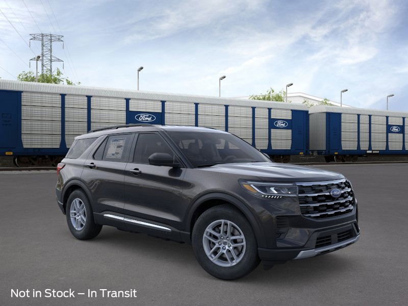 2025 Ford Explorer photo 6