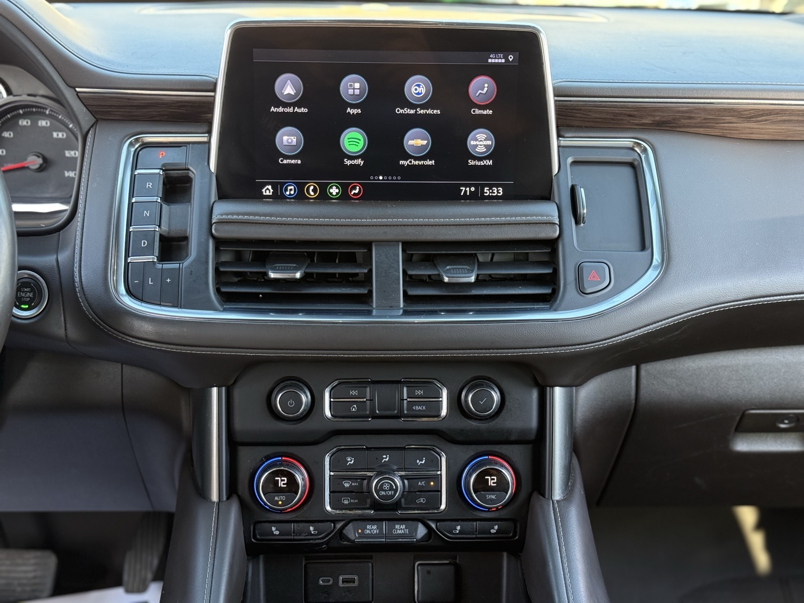 2021 Chevrolet Suburban LT photo 17