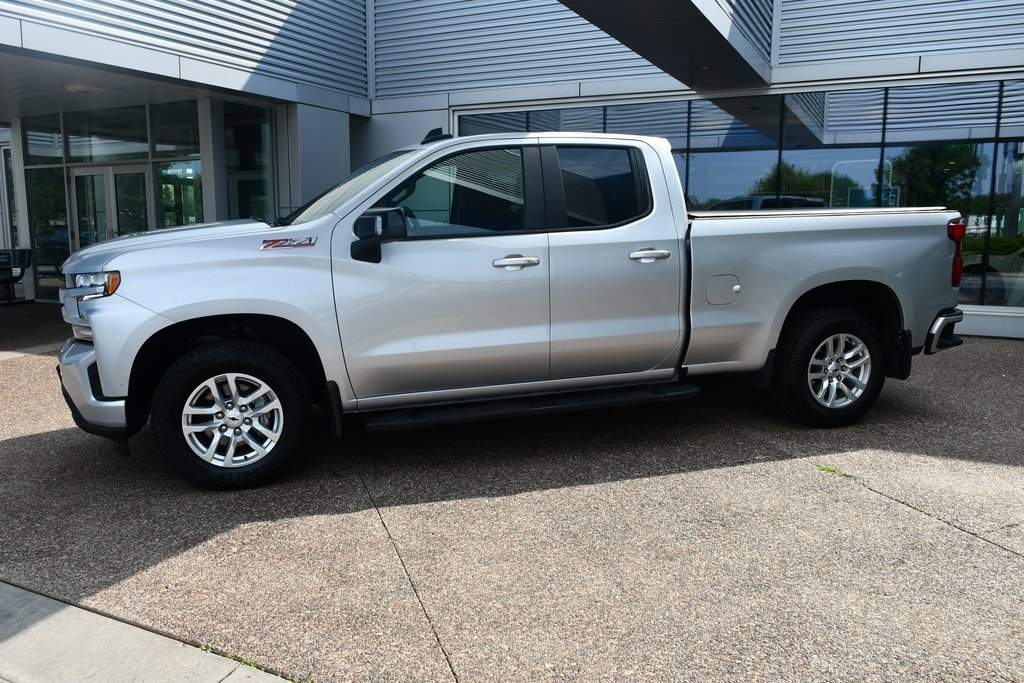 2022 Chevrolet Silverado 1500 RST photo 2