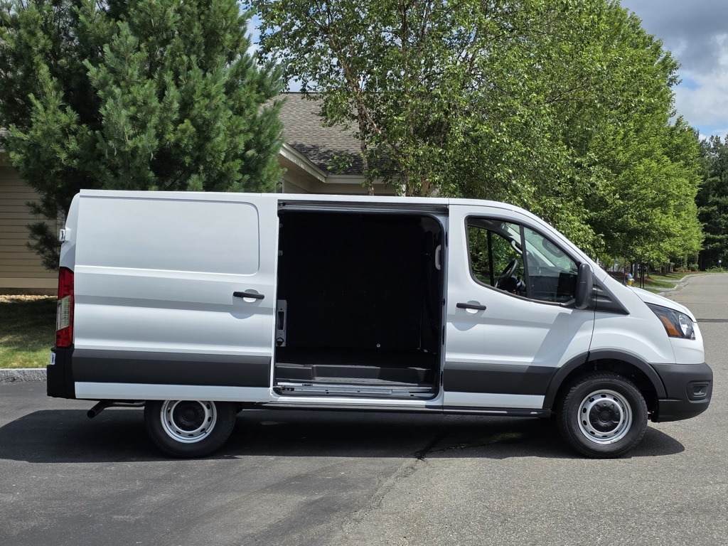 2025 Ford Transit photo 9