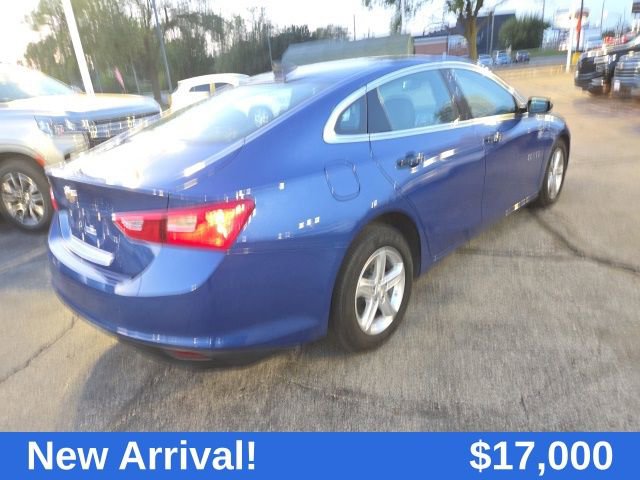 2023 Chevrolet Malibu LS photo 3