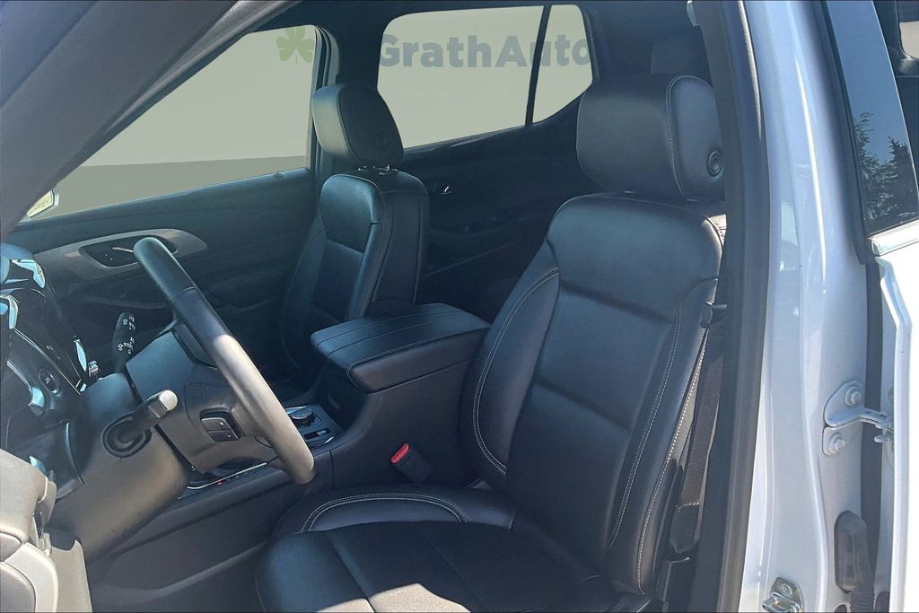 2022 Chevrolet Traverse Leather photo 18