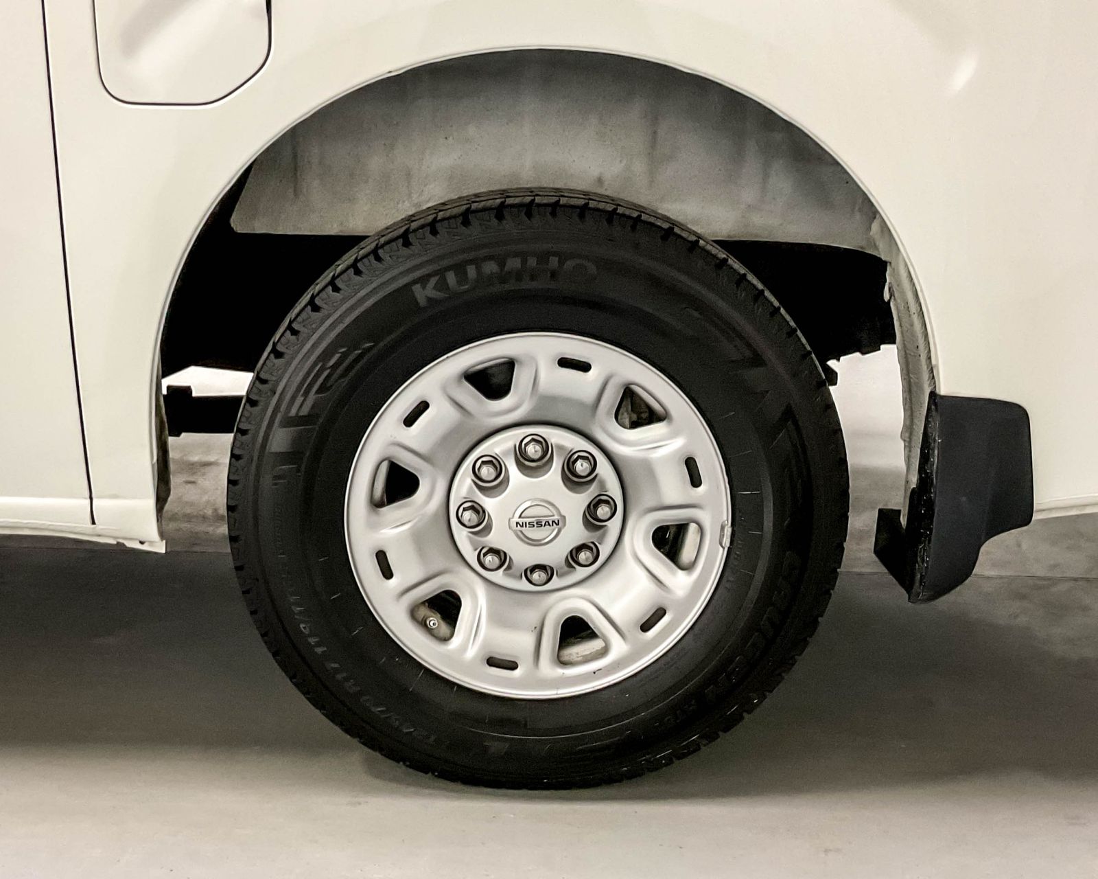 2021 Nissan NV2500 HD SV photo 17
