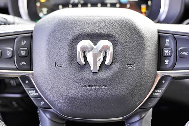 New 2026 Diamond Black Crystal Pearl-Coat Exterior Paint RAM Laramie image 42