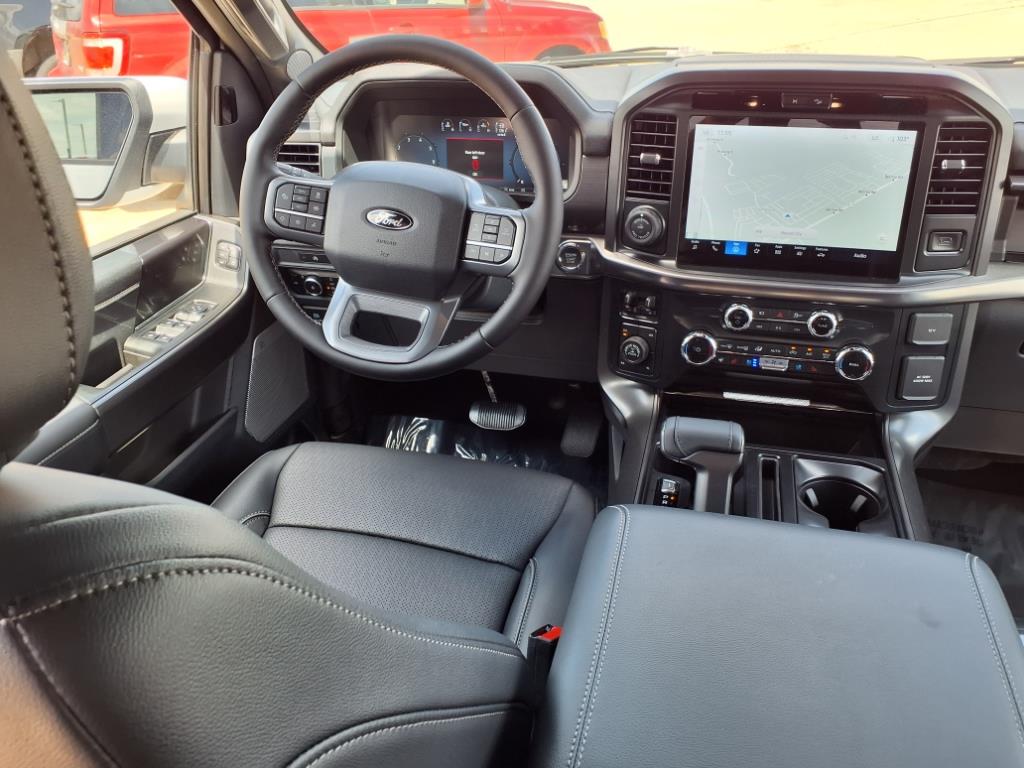 2025 Ford F-150 Lariat photo 4