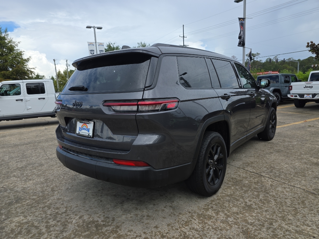 2024 Jeep Grand Cherokee Altitude photo 3
