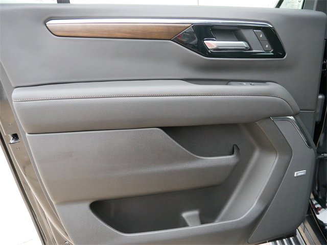 2026 Chevrolet Suburban High Country photo 15