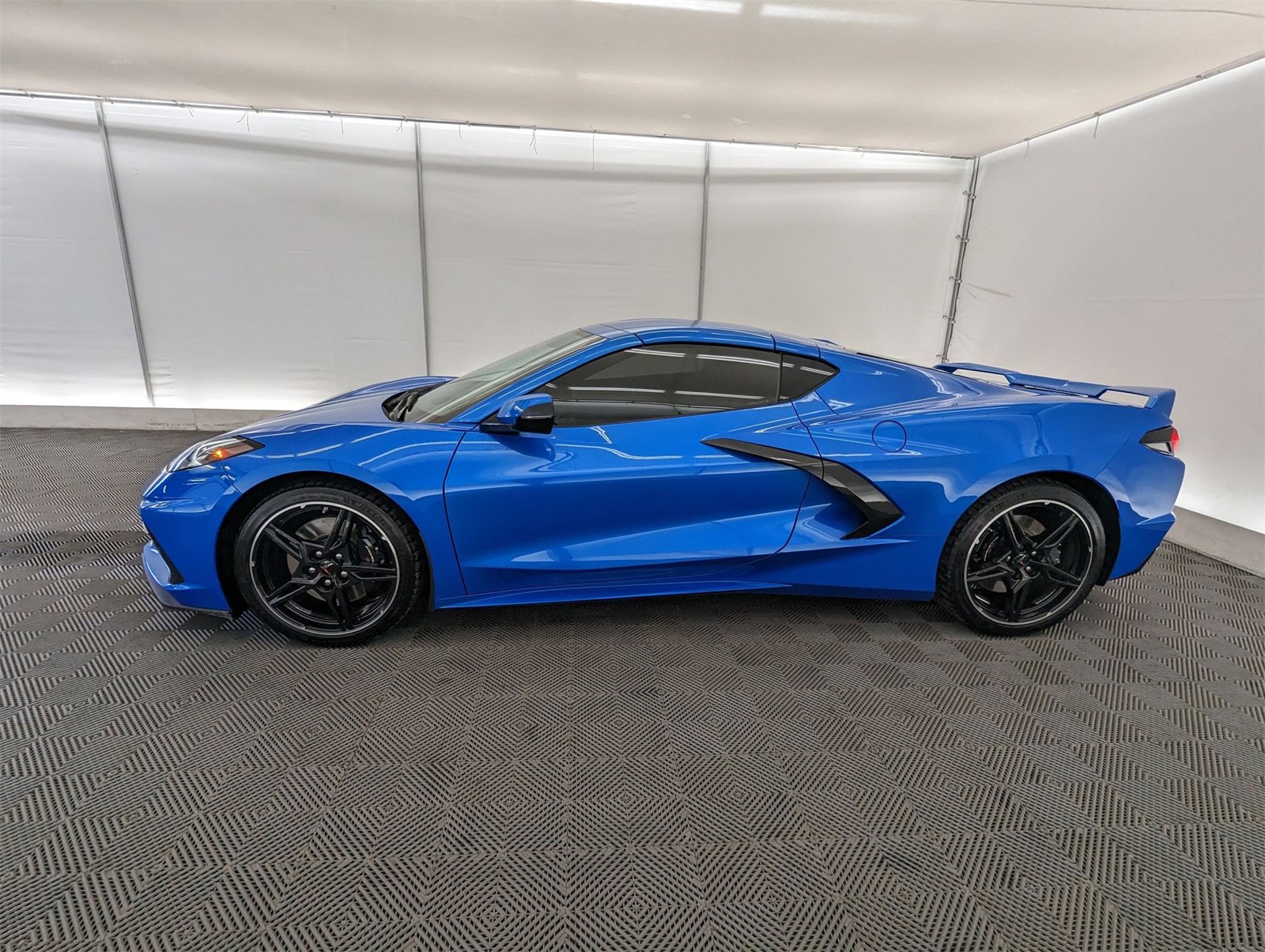 2024 Chevrolet Corvette Stingray 3LT photo 3