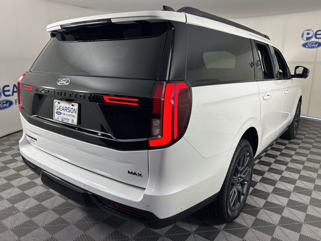 2025 Ford Expedition MAX Platinum photo 4
