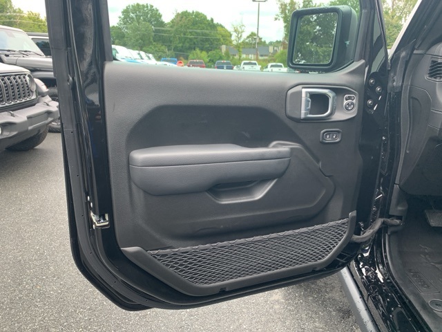 2024 Jeep Wrangler Rubicon photo 15